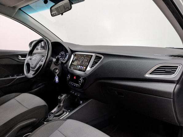 Hyundai Solaris II с пробегом 2019 года, цена 1 315 000 рублей, 130757 км, седан, Автокод Объявления