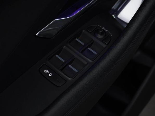 Jaguar E-Pace I с пробегом 2018 года, цена 2 236 501 рубль, 133945 км, внедорожник, Автокод Объявления