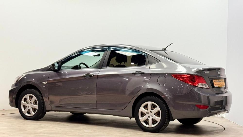 Hyundai Solaris I Киров  - изображение 3