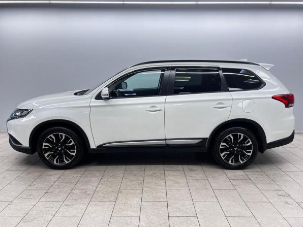 Mitsubishi Outlander III Рестайлинг 3 с пробегом 2022 года, цена 2 749 000 рублей, 77647 км, внедорожник, Автокод Объявления