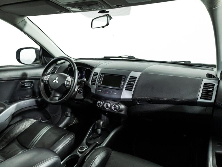 Mitsubishi Outlander II Рестайлинг Санкт-Петербург  - изображение 9