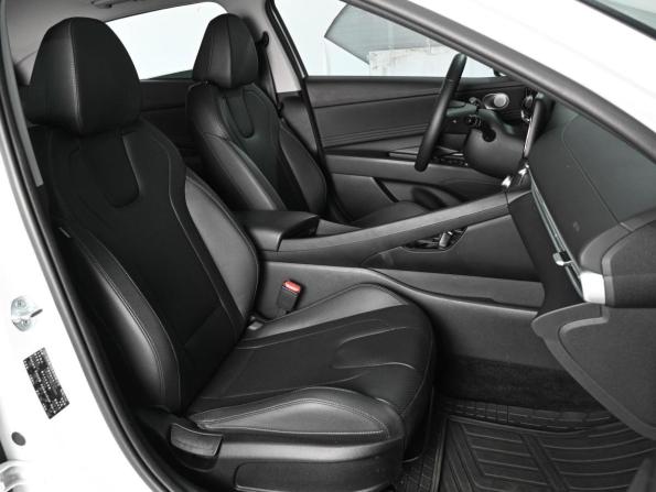 Hyundai Elantra VII (CN7) Рестайлинг с пробегом 2024 года, цена 2 299 000 рублей, 33222 км, седан, Автокод Объявления