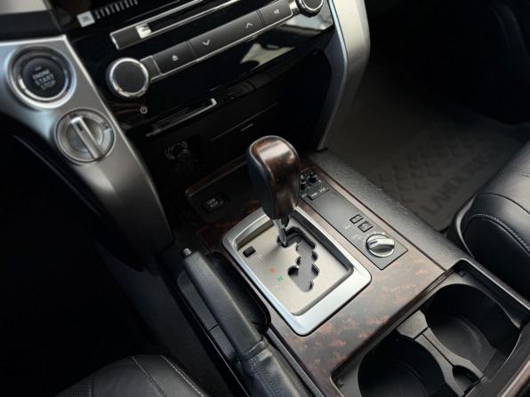 Toyota Land Cruiser 200 Series Рестайлинг 1 с пробегом 2013 года, цена 3 719 000 рублей, 174430 км, внедорожник, Автокод Объявления