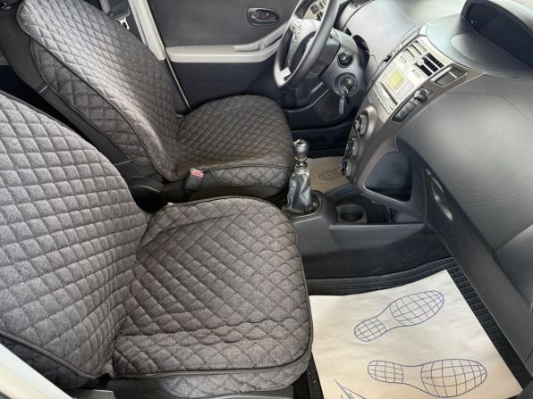 Toyota Yaris II с пробегом 2009 года, цена 640 000 рублей, 217025 км, хэтчбек, Автокод Объявления