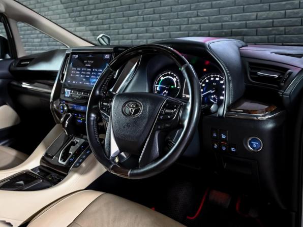 Toyota Alphard III Рестайлинг с пробегом 2018 года, цена 4 045 000 рублей, 170911 км, минивэн, Автокод Объявления