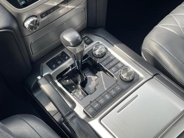 Toyota Land Cruiser 200 Series Рестайлинг 2 с пробегом 2017 года, цена 5 850 000 рублей, 231000 км, внедорожник, Автокод Объявления