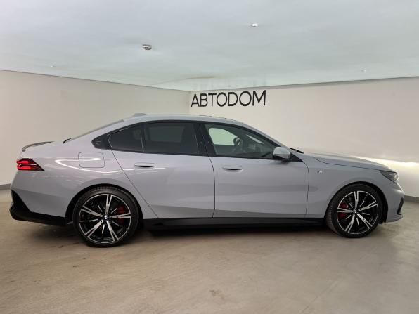 BMW 5 серии VIII (G60/G61/G68) с пробегом 2024 года, цена 9 990 000 рублей, 22100 км, седан, Автокод Объявления