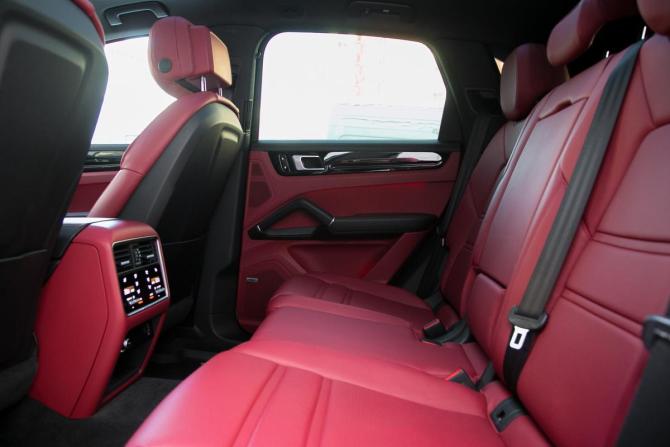 Porsche Cayenne III с пробегом 2018 года, цена 6 990 000 рублей, 63240 км, внедорожник, Автокод Объявления