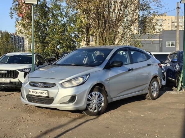 Hyundai Solaris I с пробегом 2013 года, цена 529 000 рублей, 382000 км, седан, Автокод Объявления
