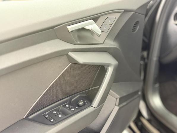 Audi A3 IV (8Y) с пробегом 2021 года, цена 2 612 900 рублей, 77690 км, хэтчбек, Автокод Объявления