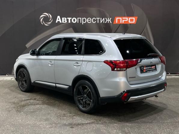 Mitsubishi Outlander III Рестайлинг 2 с пробегом 2015 года, цена 1 450 000 рублей, 251184 км, внедорожник, Автокод Объявления