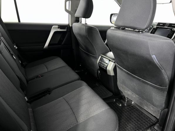Toyota Land Cruiser Prado 150 Series Рестайлинг 2 с пробегом 2018 года, цена 5 300 000 рублей, 94467 км, внедорожник, Автокод Объявления