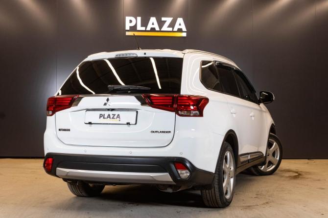 Mitsubishi Outlander III Рестайлинг 2 с пробегом 2016 года, цена 1 872 000 рублей, 96011 км, внедорожник, Автокод Объявления