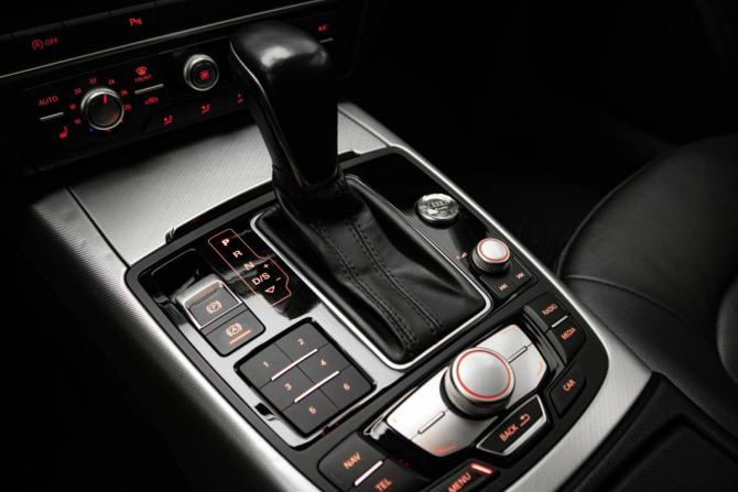 Audi A6 IV (C7) Рестайлинг с пробегом 2016 года, цена 1 645 000 рублей, 199347 км, седан, Автокод Объявления