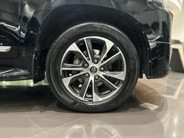 Toyota Land Cruiser 200 Series Рестайлинг 2 с пробегом 2019 года, цена 6 930 000 рублей, 232788 км, внедорожник, Автокод Объявления