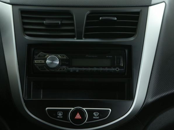 Hyundai Solaris I с пробегом 2013 года, цена 682 000 рублей, 145500 км, седан, Автокод Объявления