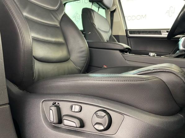 Volkswagen Touareg II Рестайлинг с пробегом 2015 года, цена 2 427 000 рублей, 224965 км, внедорожник, Автокод Объявления