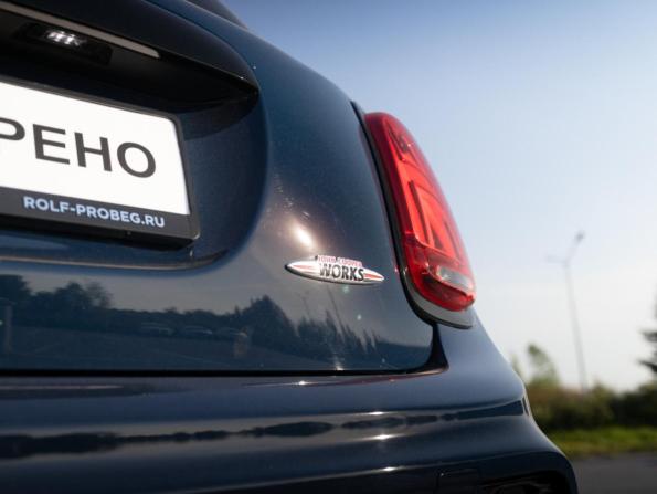 Mini Hatch III (F55/F56) Рестайлинг с пробегом 2018 года, цена 2 679 700 рублей, 110000 км, хэтчбек, Автокод Объявления