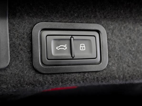 Audi A6 V (C8) с пробегом 2021 года, цена 4 250 000 рублей, 91465 км, седан, Автокод Объявления