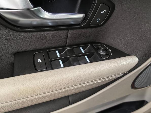 Land Rover Range Rover Evoque I Рестайлинг с пробегом 2017 года, цена 2 330 000 рублей, 103915 км, внедорожник, Автокод Объявления