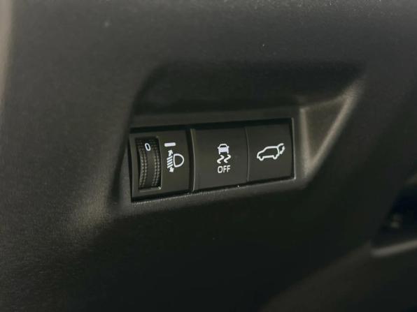 Toyota RAV4 VI (XA60) с пробегом 2026 года, цена 4 400 000 рублей, 8 км, внедорожник, Автокод Объявления