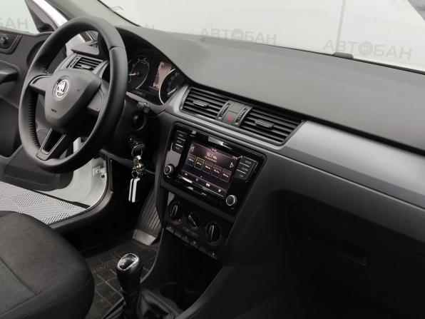 Skoda Rapid I Рестайлинг с пробегом 2017 года, цена 1 224 000 рублей, 44983 км, лифтбек, Автокод Объявления