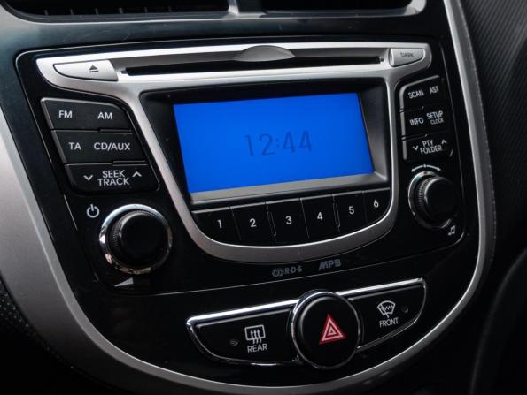 Hyundai Solaris I с пробегом 2013 года, цена 965 000 рублей, 102623 км, седан, Автокод Объявления