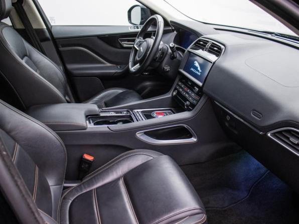 Jaguar F-Pace I с пробегом 2018 года, цена 3 090 000 рублей, 74100 км, внедорожник, Автокод Объявления
