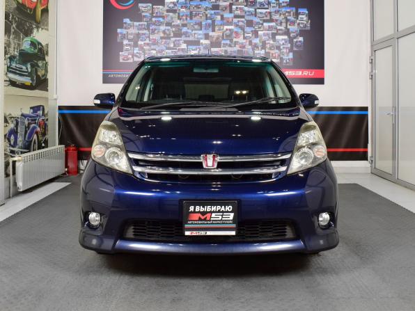 Toyota ISis I Рестайлинг с пробегом 2011 года, цена 1 199 999 рублей, 153771 км, компактвэн, Автокод Объявления