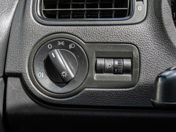 Volkswagen Polo V с пробегом 2015 года, цена 870 000 рублей, 179465 км, седан, Автокод Объявления