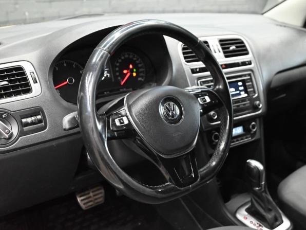Volkswagen Polo V Рестайлинг с пробегом 2016 года, цена 1 170 000 рублей, 125774 км, седан, Автокод Объявления