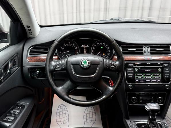 Skoda Superb II с пробегом 2012 года, цена 949 000 рублей, 208000 км, лифтбек, Автокод Объявления