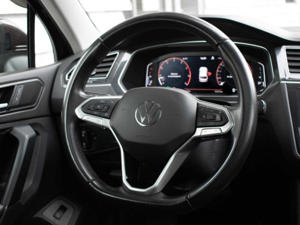 Volkswagen Tiguan II Рестайлинг с пробегом 2021 года, цена 2 850 000 рублей, 93000 км, внедорожник, Автокод Объявления