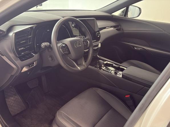 Lexus RX V с пробегом 2025 года, цена 7 935 000 рублей, 63 км, внедорожник, Автокод Объявления