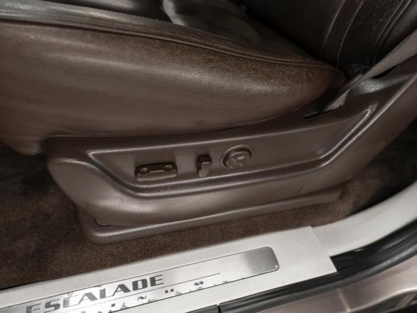 Cadillac Escalade III с пробегом 2011 года, цена 2 490 000 рублей, 132700 км, внедорожник, Автокод Объявления