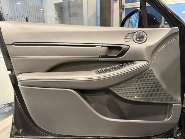 Hyundai Sonata VIII (DN8) Рестайлинг с пробегом 2024 года, цена 3 640 000 рублей, 91488 км, седан, Автокод Объявления