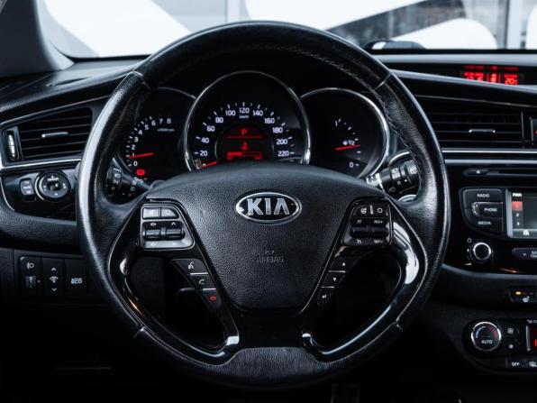 Kia Ceed II Рестайлинг с пробегом 2016 года, цена 1 468 600 рублей, 114827 км, хэтчбек, Автокод Объявления