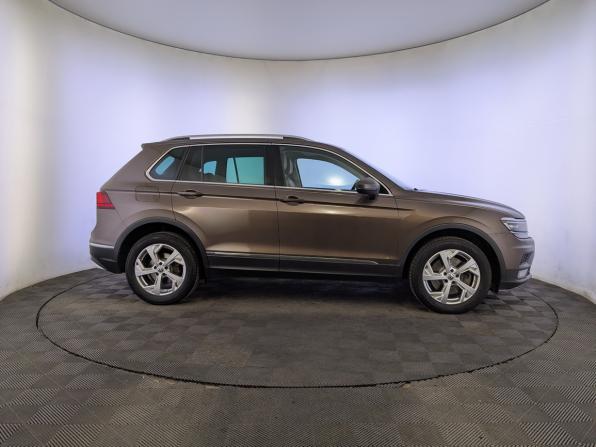 Volkswagen Tiguan II с пробегом 2019 года, цена 2 750 000 рублей, 138492 км, внедорожник, Автокод Объявления