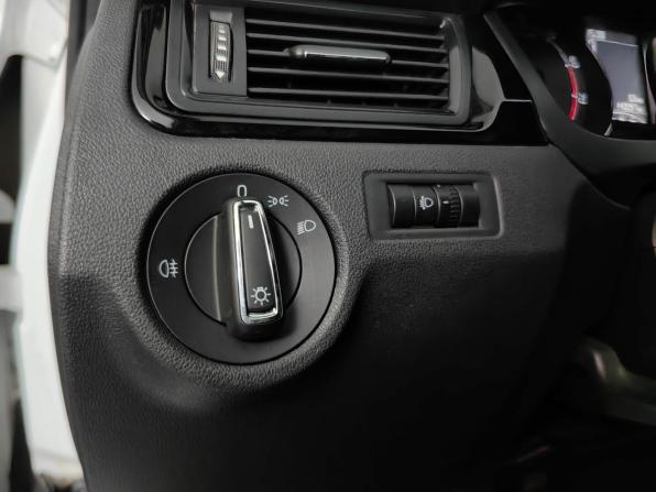 Skoda Rapid I Рестайлинг с пробегом 2017 года, цена 1 240 000 рублей, 140095 км, лифтбек, Автокод Объявления