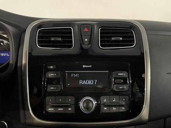 Renault Logan II Рестайлинг с пробегом 2018 года, цена 749 900 рублей, 187036 км, седан, Автокод Объявления