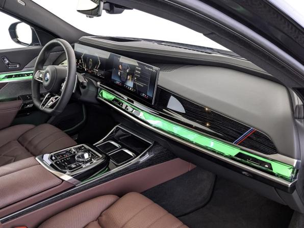 BMW 7 серии VII (G70) с пробегом 2025 года, цена 15 900 000 рублей, 8049 км, седан, Автокод Объявления