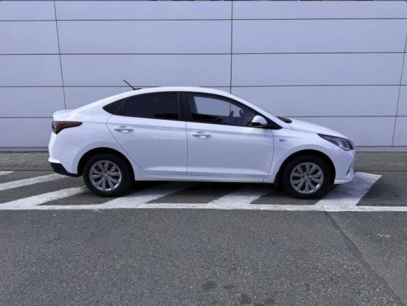 Hyundai Solaris II Рестайлинг с пробегом 2021 года, цена 1 690 000 рублей, 37000 км, седан, Автокод Объявления