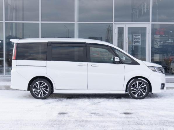 Honda Stepwgn V Рестайлинг с пробегом 2019 года, цена 2 450 000 рублей, 47071 км, минивэн, Автокод Объявления