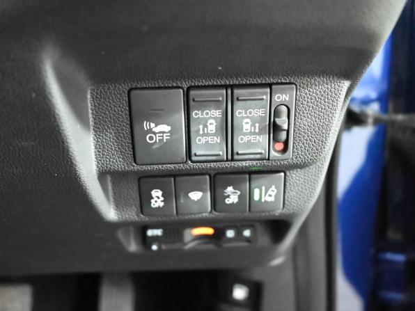Honda Freed II с пробегом 2016 года, цена 1 370 000 рублей, 115707 км, компактвэн, Автокод Объявления