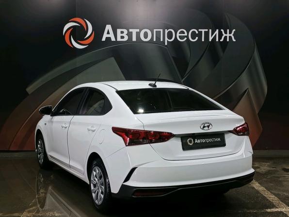 Hyundai Solaris II Рестайлинг с пробегом 2021 года, цена 1 491 000 рублей, 60050 км, седан, Автокод Объявления
