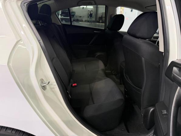 Mazda 3 II (BL) Рестайлинг с пробегом 2012 года, цена 1 077 000 рублей, 175600 км, седан, Автокод Объявления