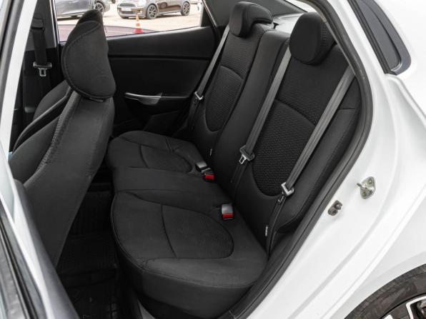 Kia Rio III Рестайлинг с пробегом 2015 года, цена 875 000 рублей, 179085 км, седан, Автокод Объявления