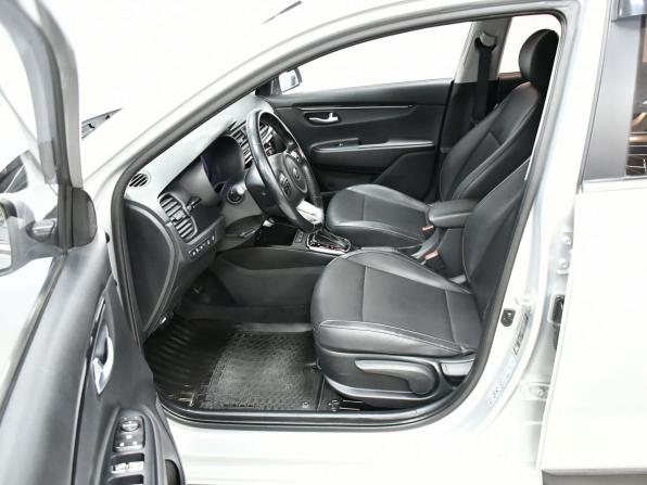 Kia Rio IV с пробегом 2018 года, цена 1 637 000 рублей, 77547 км, хэтчбек, Автокод Объявления