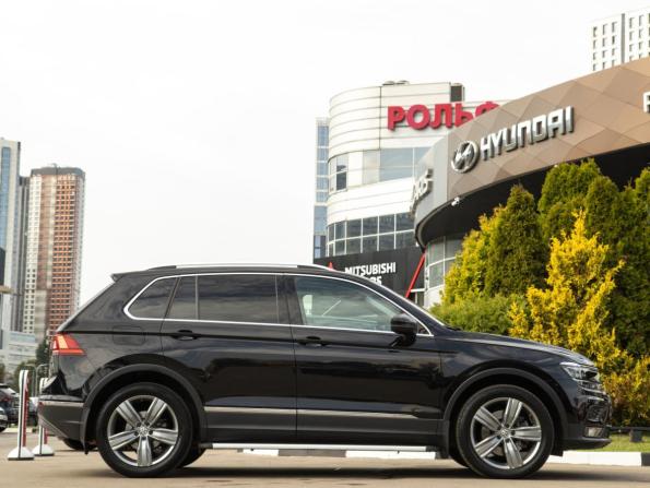 Volkswagen Tiguan II с пробегом 2018 года, цена 2 698 000 рублей, 113246 км, внедорожник, Автокод Объявления