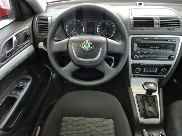 Skoda Octavia II (A5) Рестайлинг с пробегом 2011 года, цена 869 000 рублей, 225092 км, лифтбек, Автокод Объявления
